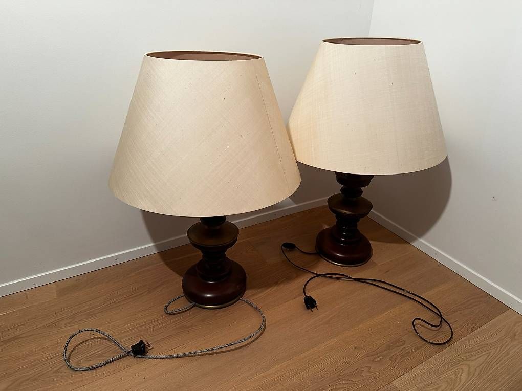 Lampade: 2 Vintage Lampem aus Massiv Holz – Usato da Zürich venduto da cos_2bsd
