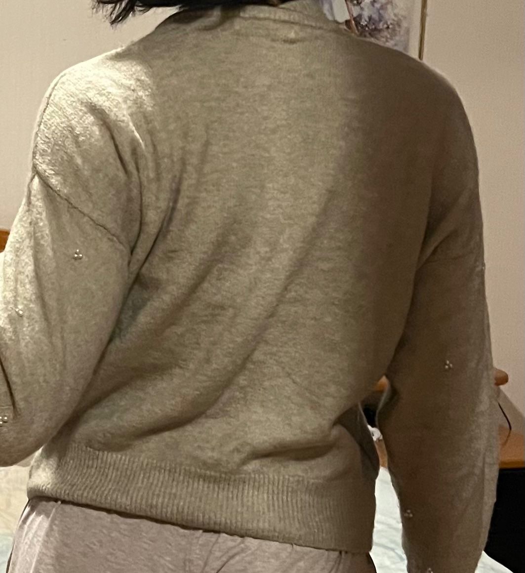 H&M Pullover & Sweatshirts: Strickpullover mit Perlen, Grösse XS – Neu (gemäss Beschreibung) aus Zürich von celineaceline 1