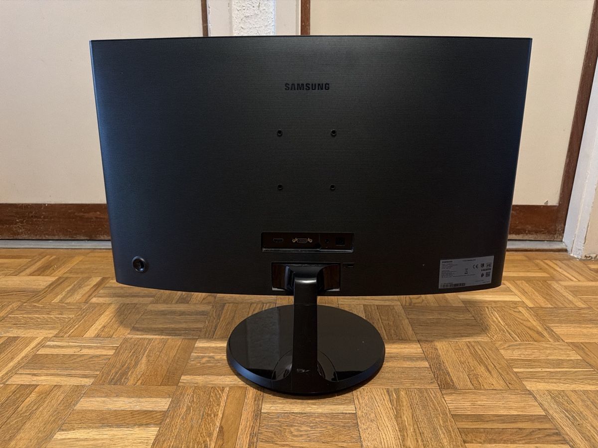 Monitore: Ecran Samsung incurvé bon état – Gebraucht aus meyrin von aar_g8xm 2