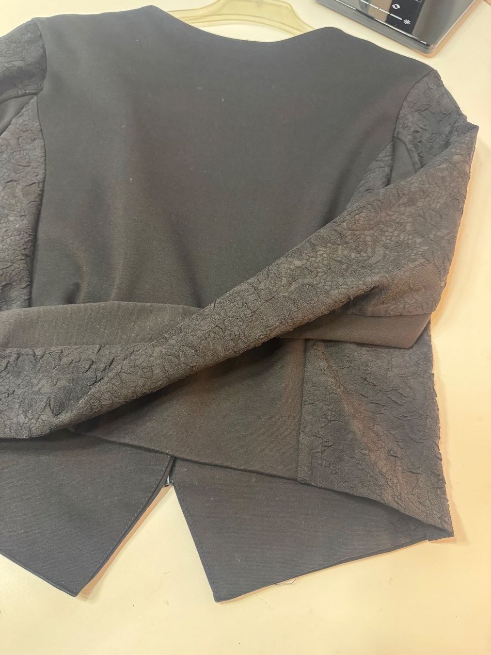 Giacche: Blazer schwarz AMISU Gr. 40 – Usato da Zäziwil venduto da blackpearl 4