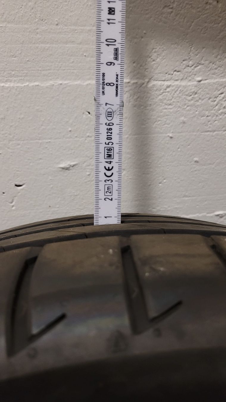 Bridgestone Pneus & Kompletträder: 4 x Sommerreifen 225/45 R18 91W MO (Top-bewertet) – Gebraucht aus Bern von Angie.me 1