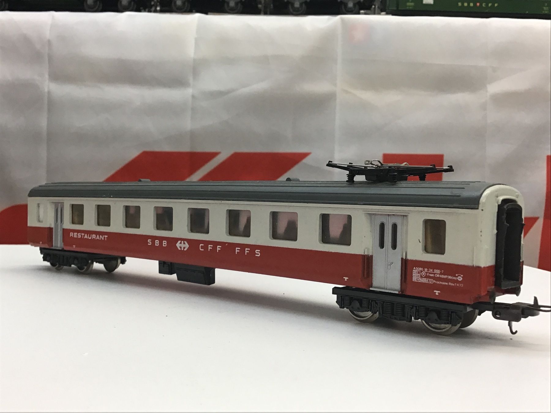Lima Modellini di ferrovie: SBB Speisewagen WR, rot/beige, H0 Lima – Usato da Männedorf venduto da Modelle-aller-Art 1