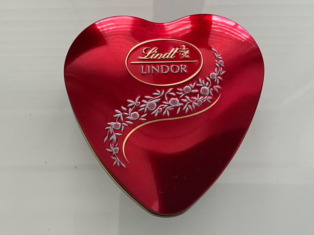 Contenitori & Simili: Lindor Herz 62g Aluminium-Dose – Nuovo (secondo la descrizione) da Zürich venduto da Matz2001 1