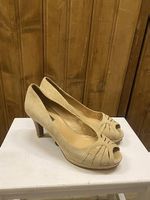 Belmondo Highheels (Grösse 39) mit Lochmuster