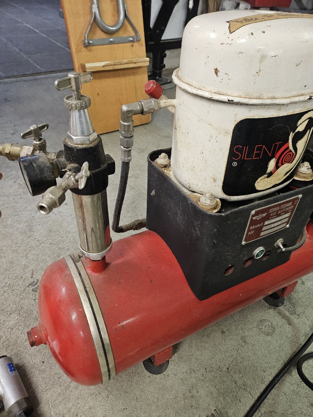 Kompressoren: Serva-Technik SHL46.SILENT.15 Kompressor mit Tacker  – Gebraucht aus St. Gallen von Cocos_Ricardo 5
