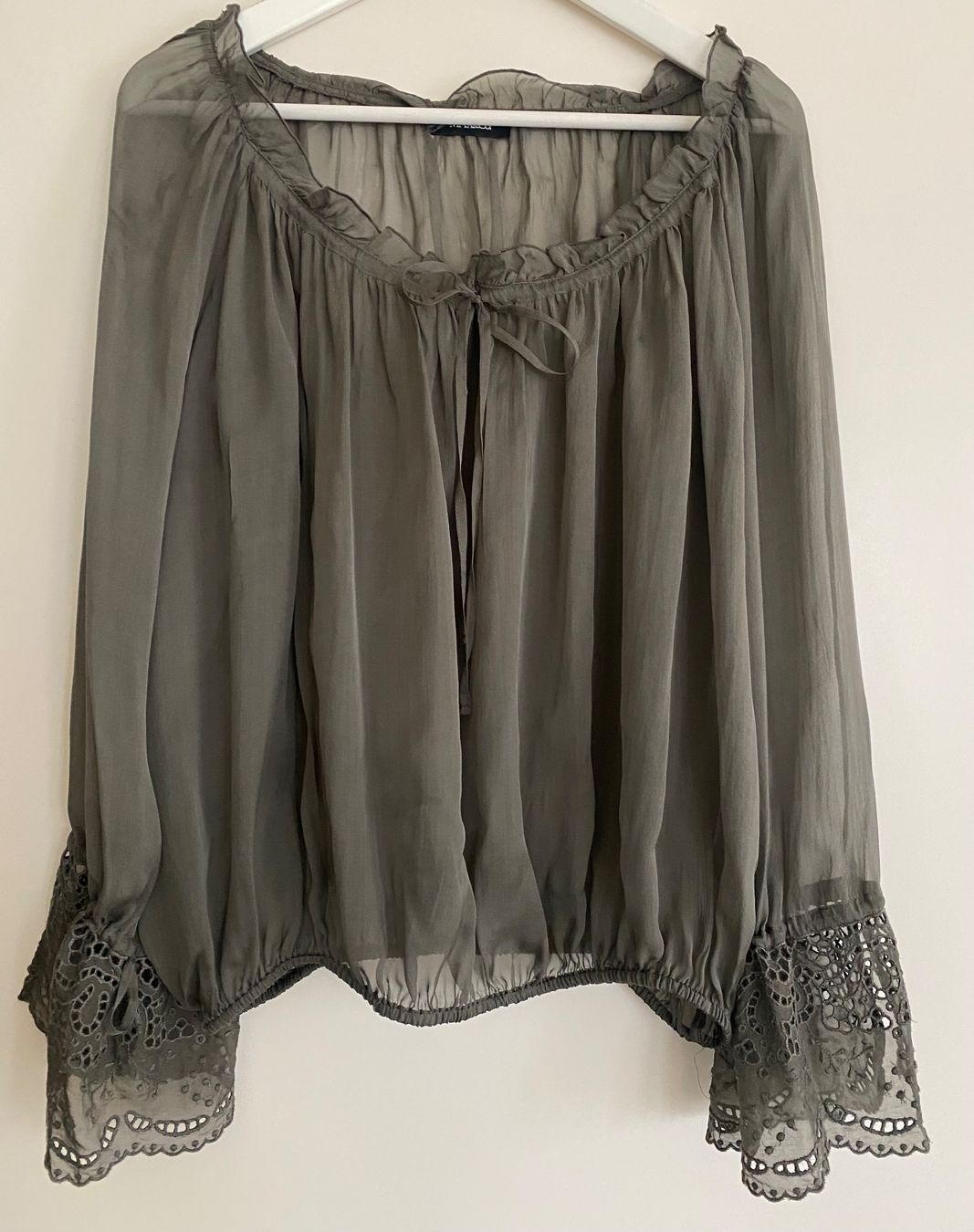 Max Mara Blusen: Seidenbluse von MAX & Co. in Taupe/Grau, One Size – Gebraucht aus Zürich von Maria2021