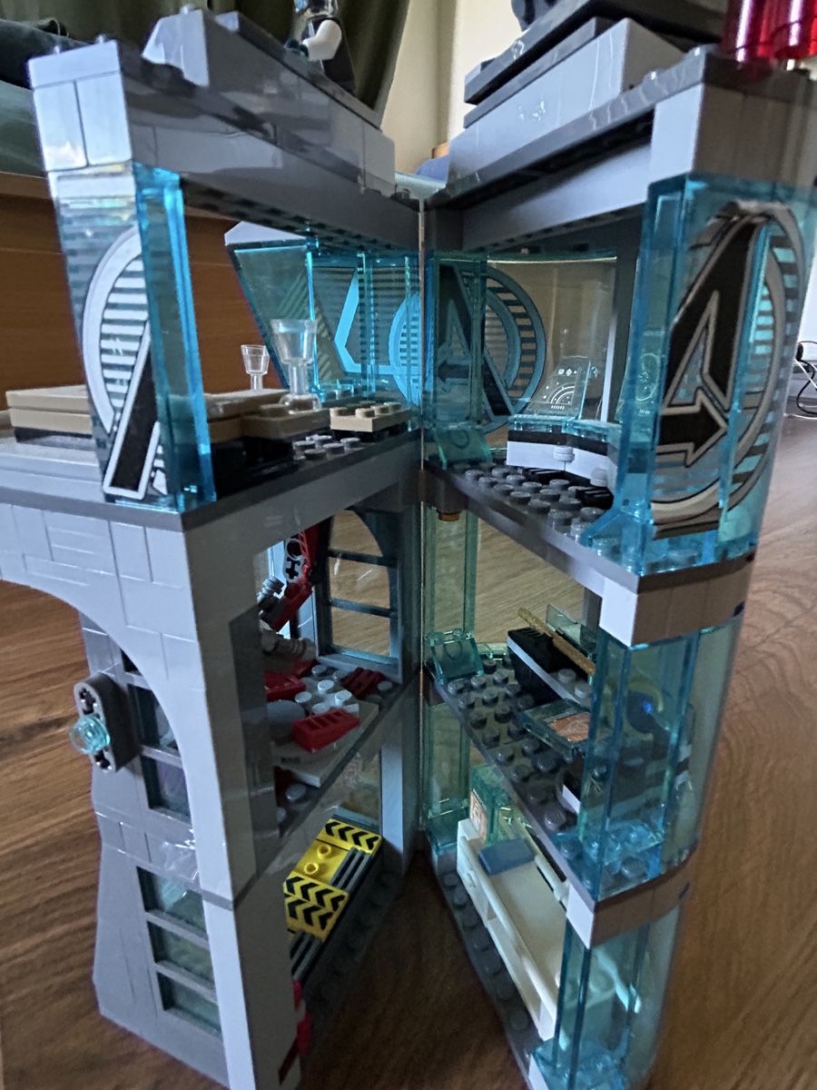 Lego Giocattoli: Lego Avangers Stark Tower Set – Usato da Münchenbuchsee venduto da Jeff_the_Landshark 1