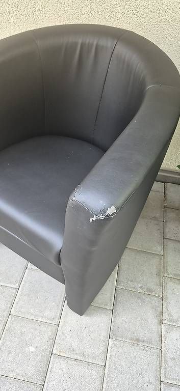 Stühle: Kunstleder Stuhl – Gebraucht aus Unterengstringen von Patrolgr