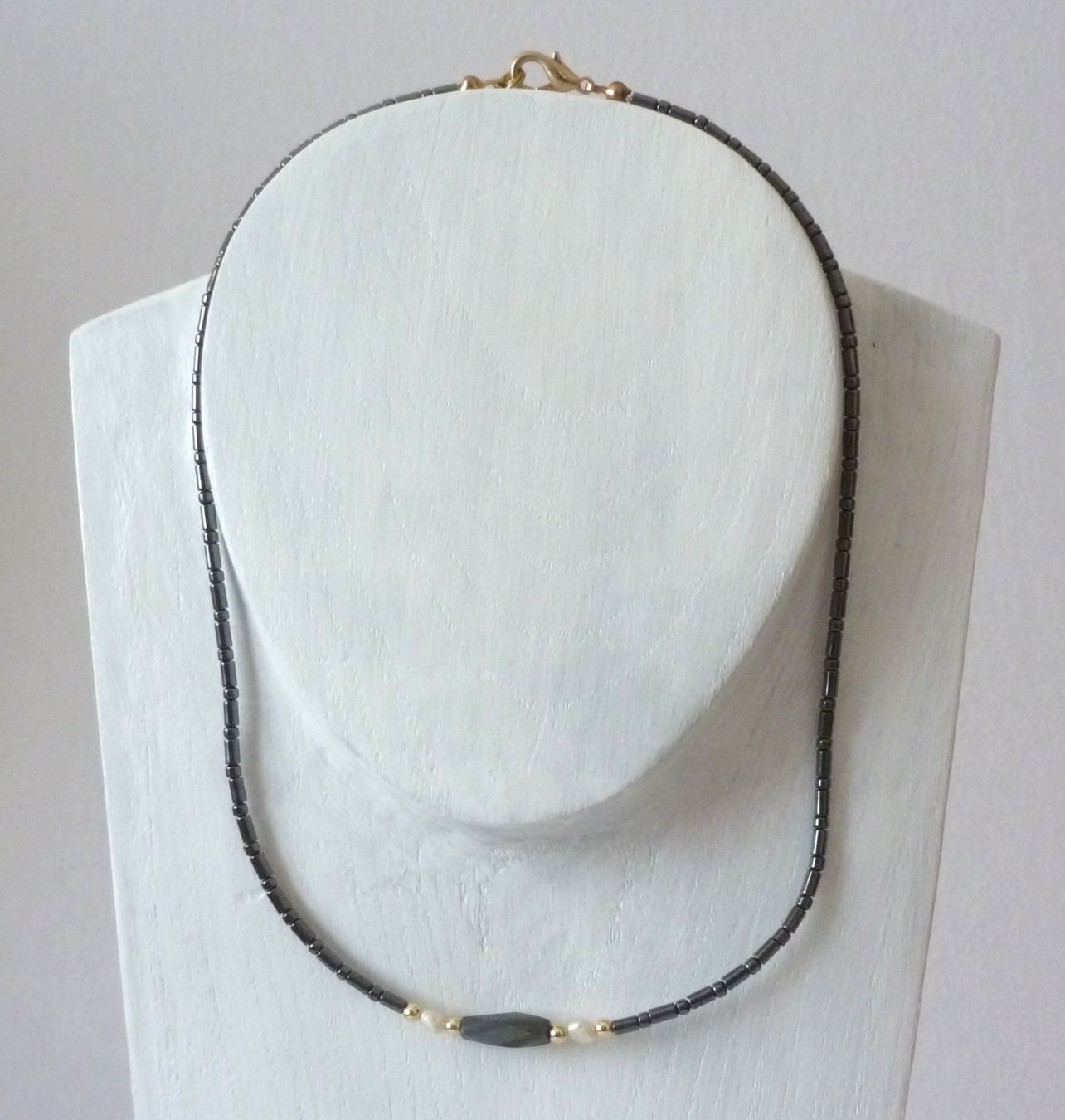 Catenine: Edelstein-Kette - Hämatit Nr. 12 – Nuovo e nell'imballaggio originale da Mauren venduto da Yeelen