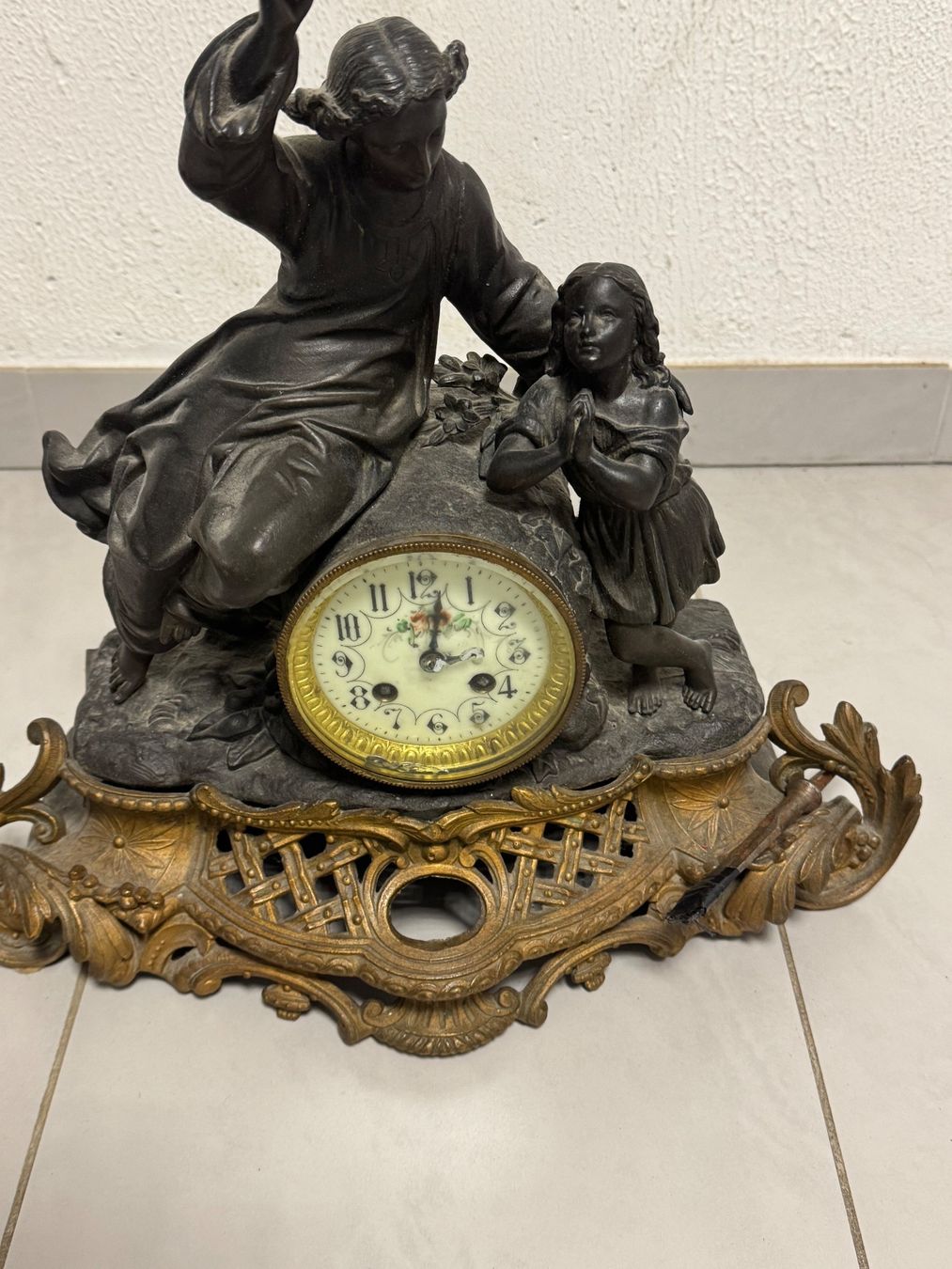 Sculture & Statue: Antik uhr lauft nicht – Usato da Dottikon venduto da dsmio22