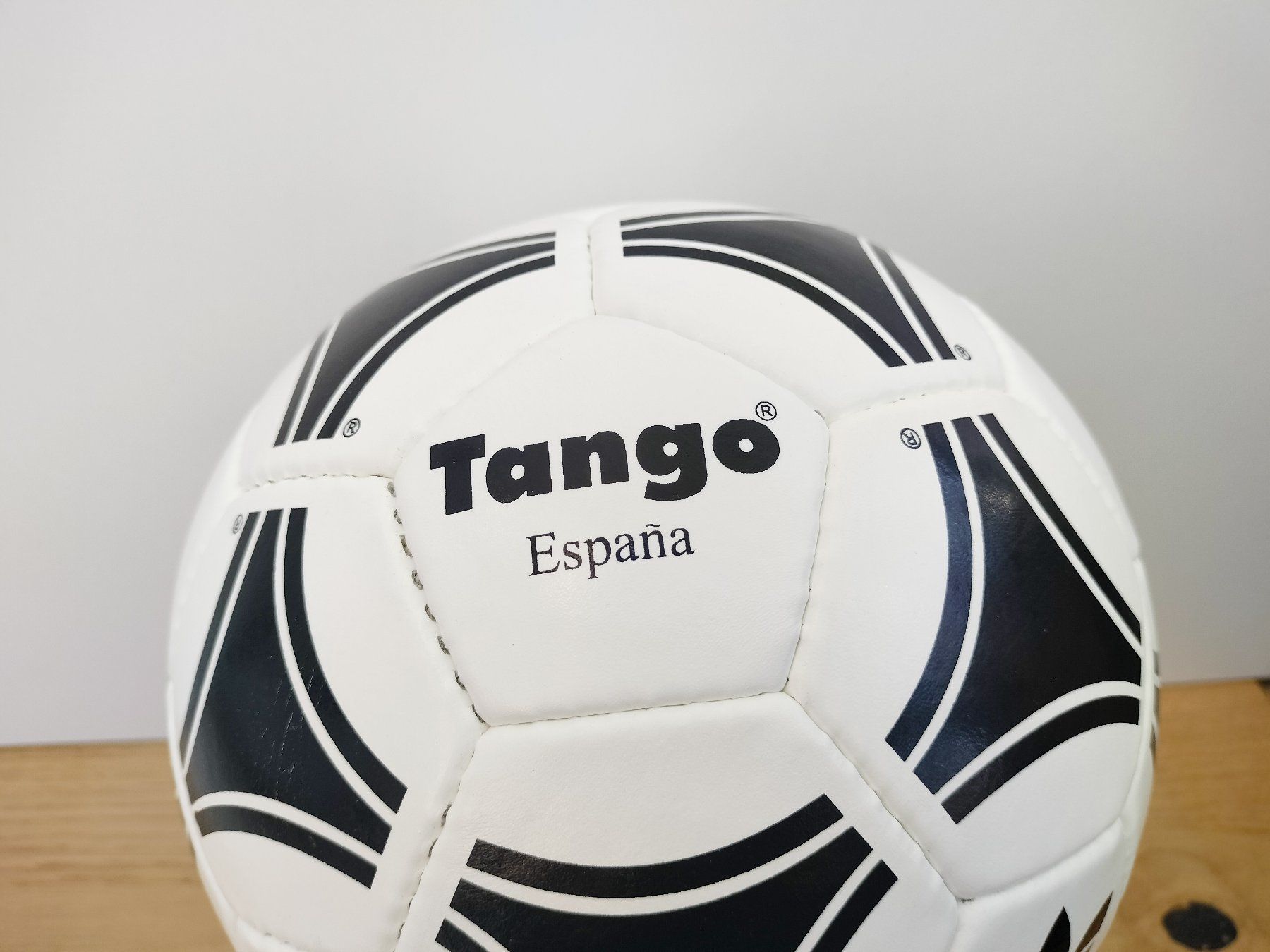 Adidas Palloni: Original Adidas Matchball WM 1982 – Usato da Wil SG venduto da kaizzen 3