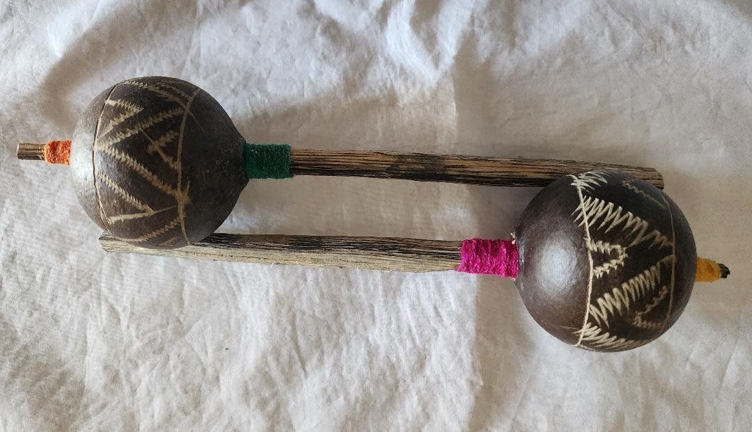 Strumenti musicali: 2 x Shaman Percussion Rassel Peru, Neu! – Nuovo (secondo la descrizione) da Zihlschlacht venduto da Glomex 1
