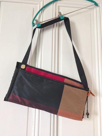 L'ARTISAN DU LIBAN : Original sac-pochette patchwork irisé