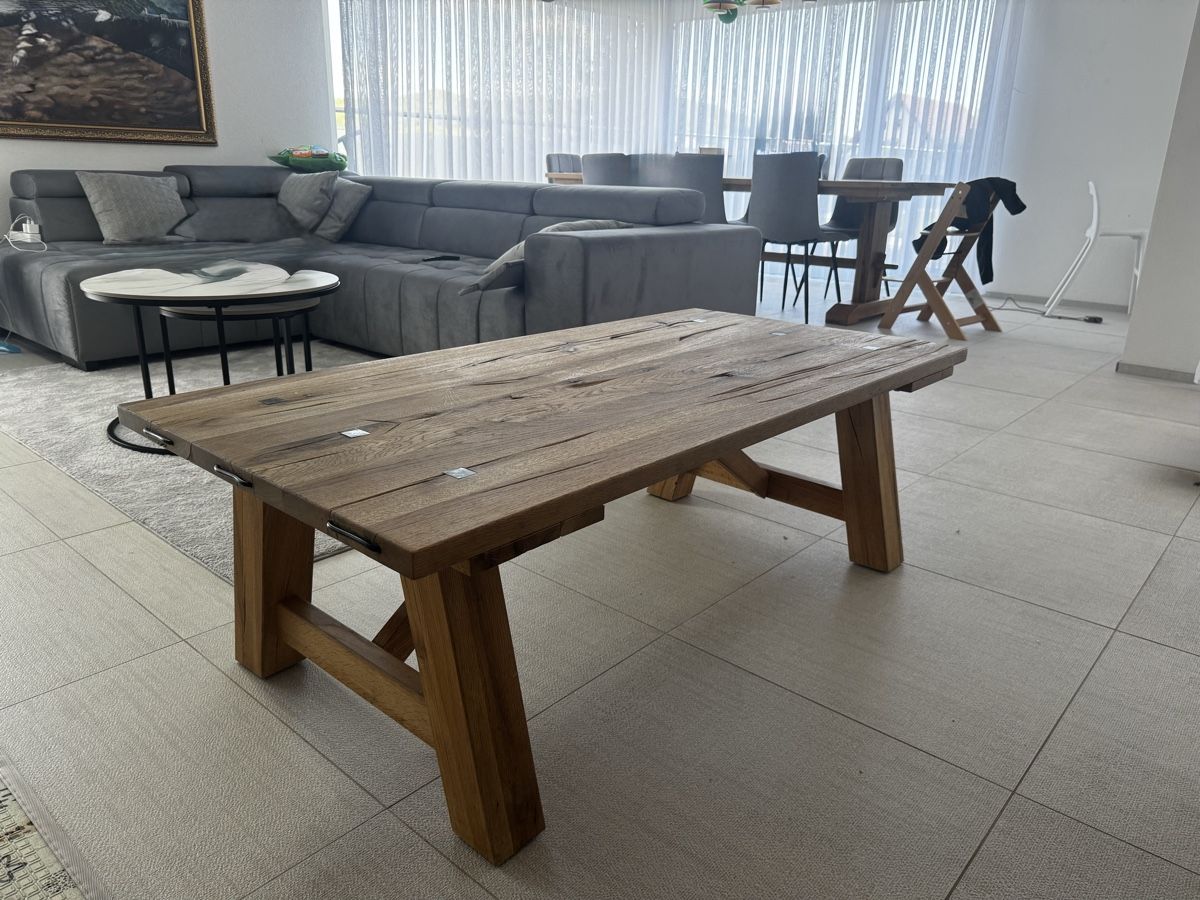 Tavoli: Massiver Eichenholz-Tisch, robust & stabil, 130x70cm – Nuovo (secondo la descrizione) da Veltheim AG venduto da urani07 2