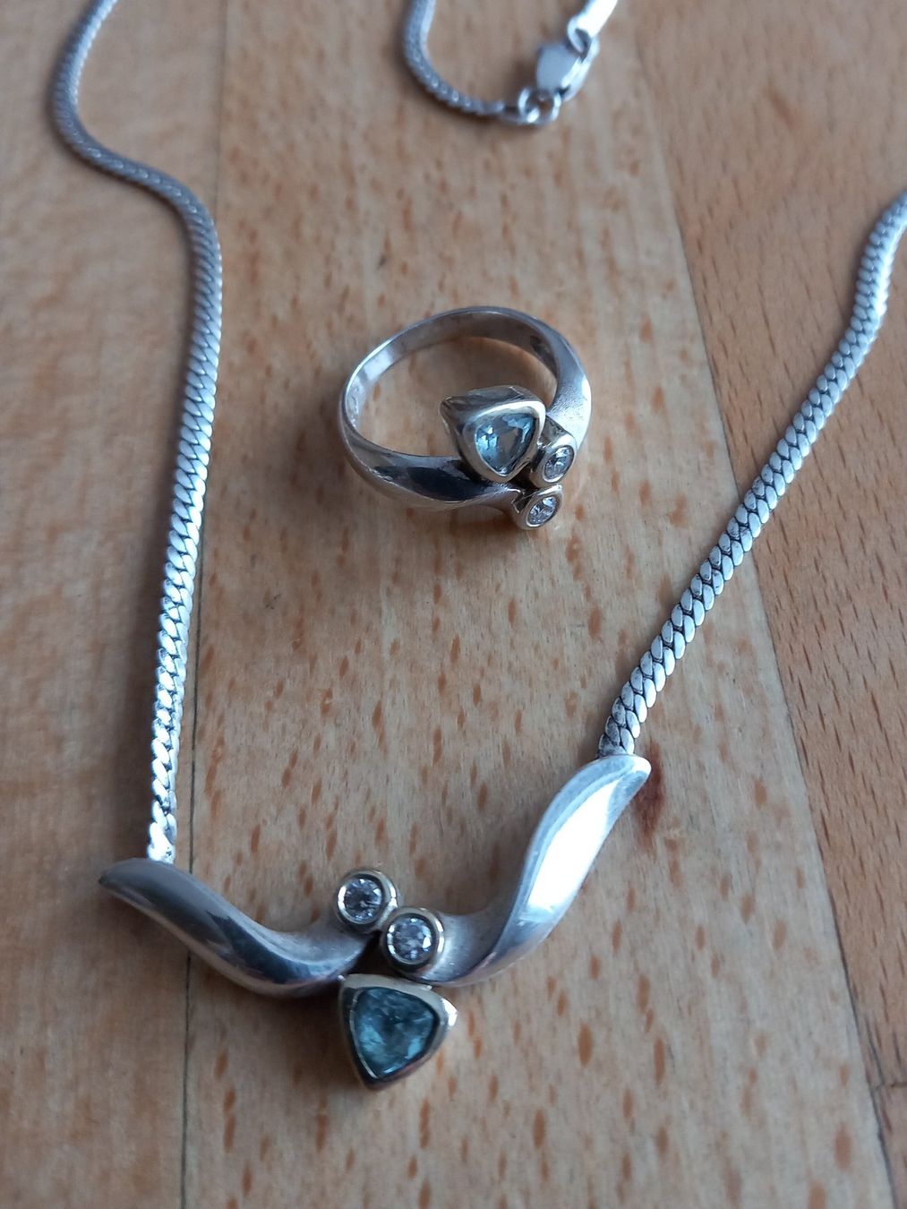 Catenine: Halskette aus Silber und Ring – Usato da Trüllikon venduto da rowdy70