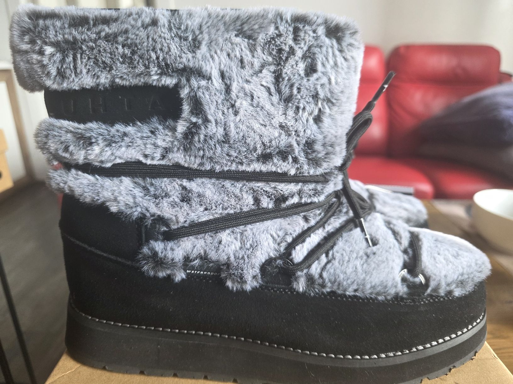Scarpe da donna: Neue Winterstiefel Grösse 41 – Nuovo e nell'imballaggio originale da Oberengstringen venduto da Loni2015 2