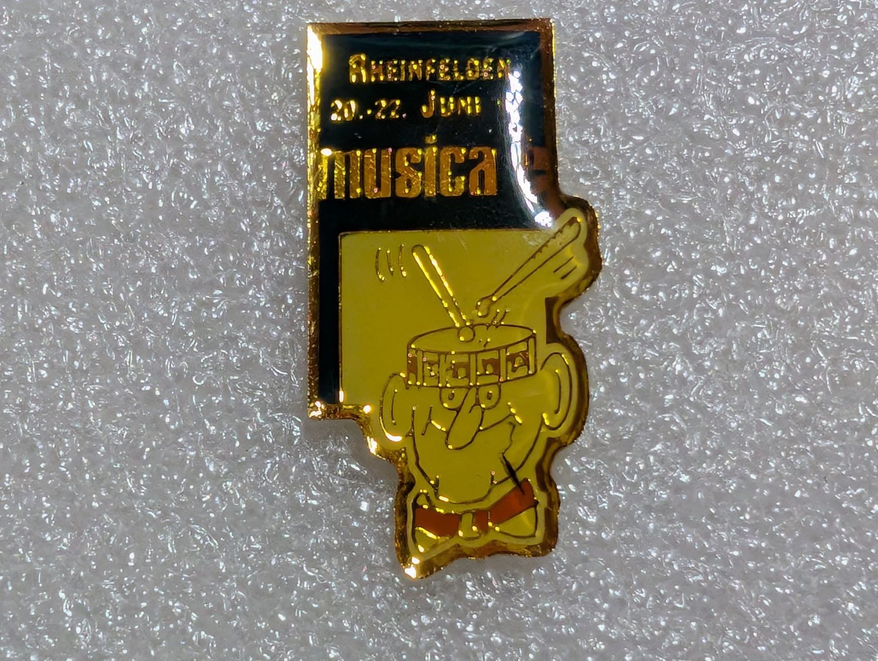 Plaquettes & Badges: Ansteckpin 256: – D'occasion à Oppligen par Pin-Fall-Shop