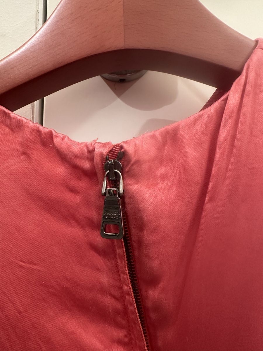 Prada Vestiti: Prada silky vintage mini dress – Usato da St. Niklausen LU venduto da lau_259n 2