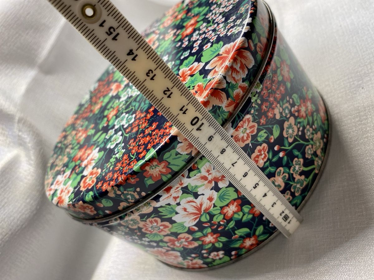 Altro in Decorazioni & Accessori: Blechdose rund Blumenmuster gebraucht – Usato da Hausen AG venduto da corinne_g 2
