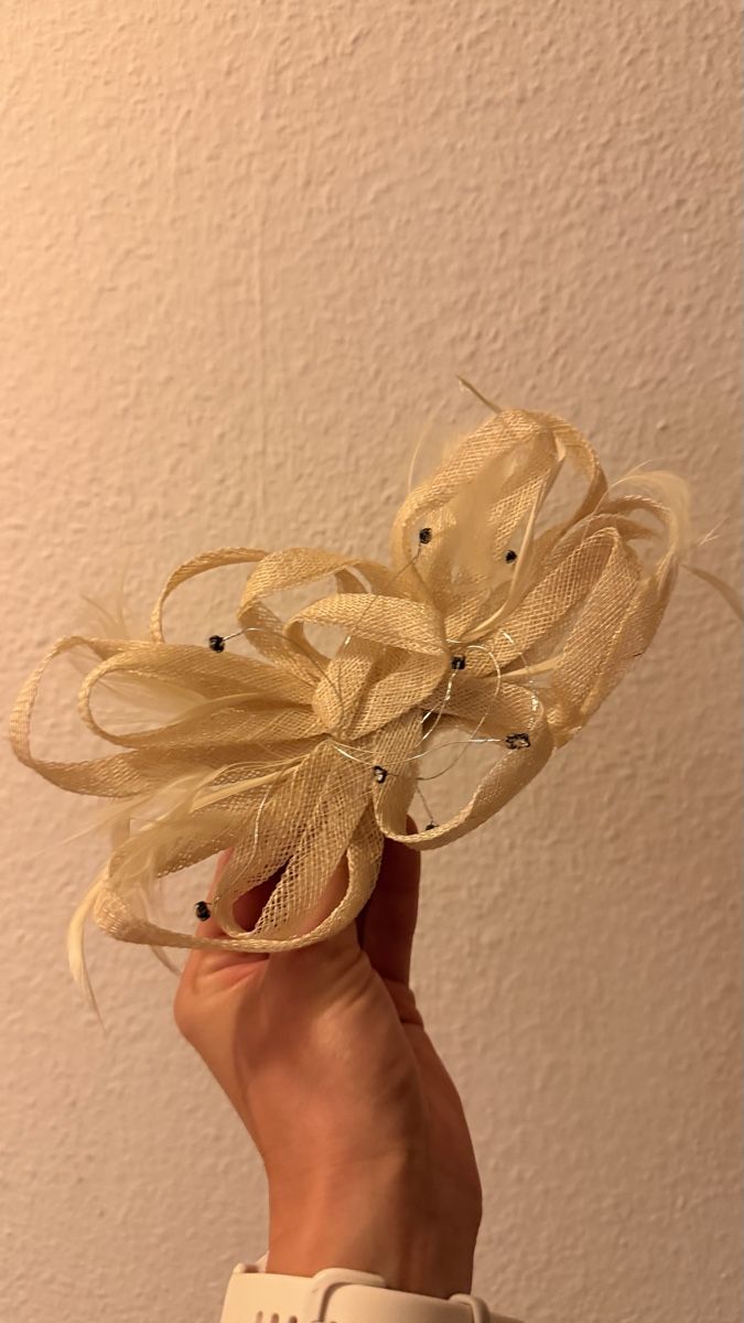 Copricapi, berretti & cappellini: Fascinator für britische Hochzeit – Usato da Zürich venduto da jas_lk8w