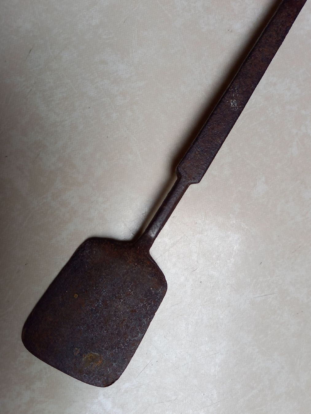 Elettrodomestici da cucina: Eiserne Bratschaufel, antik / Rösti-Schüfeli; aus Eisen – Usato da Marbach LU venduto da Ilrebo