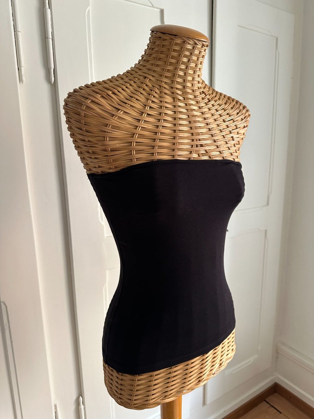 H&M Tops: Bustier-Top schwarz XS – D'occasion à Zürich par Diazaio 1