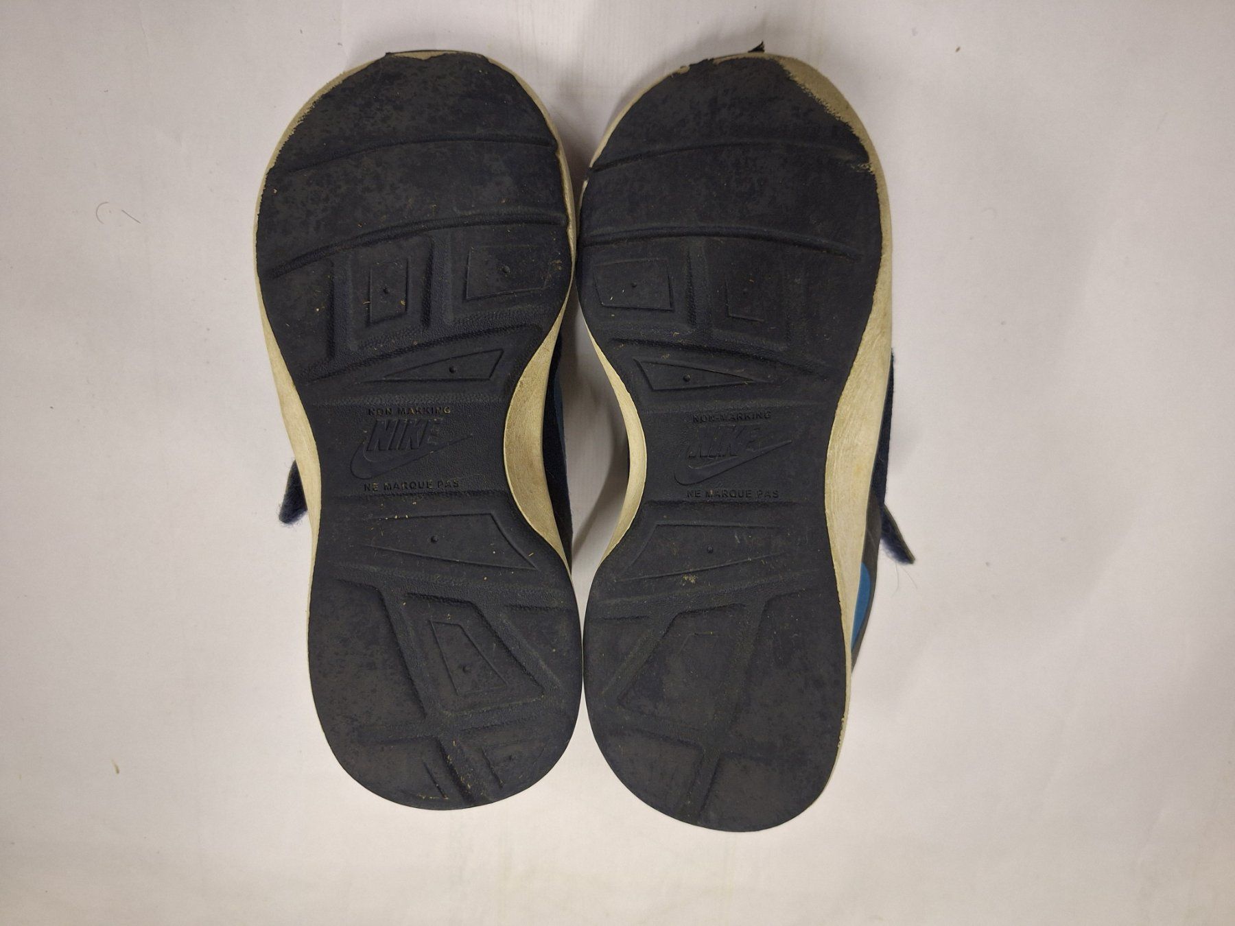 Nike Scarpe per ragazzi: Nike Turnschuhe Gr. 31.5 – Usato da Burgdorf venduto da W31S 2