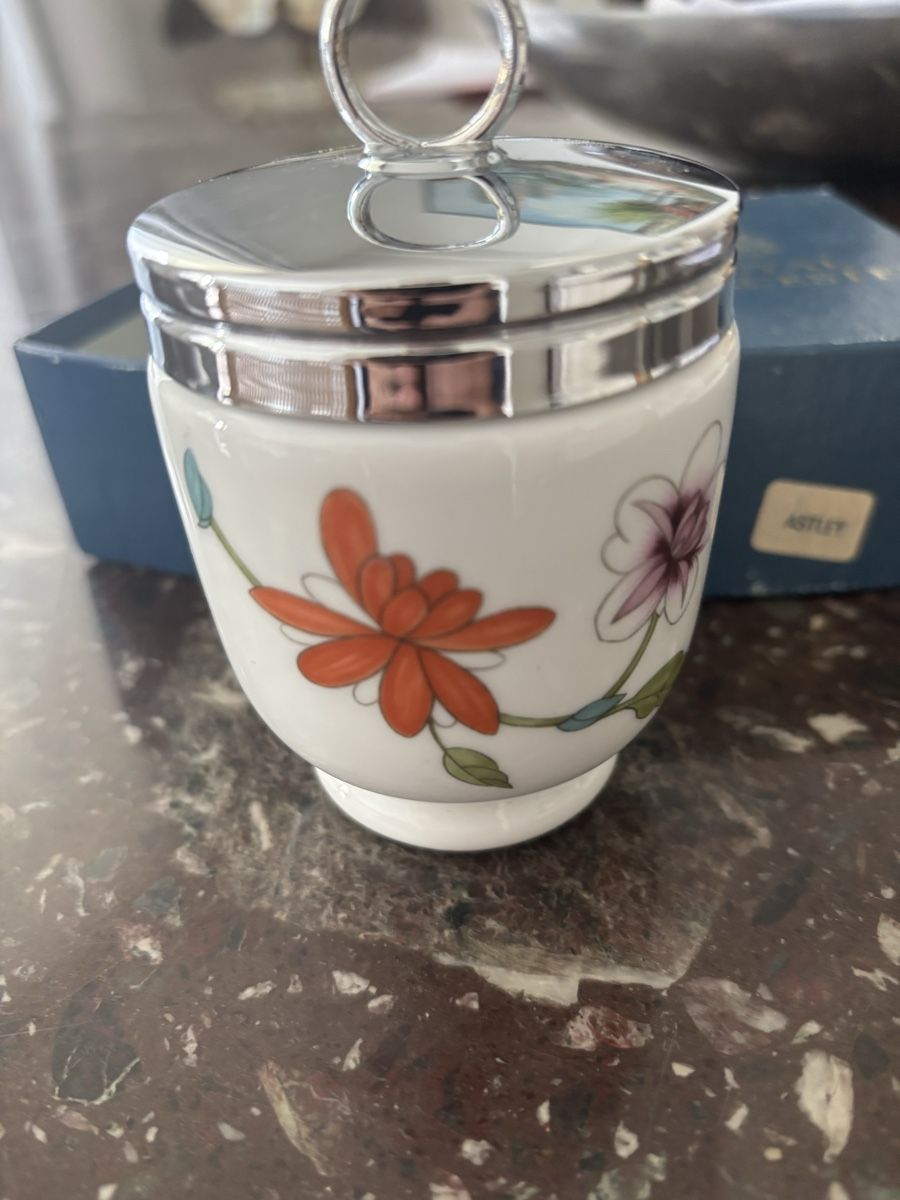 Autre vaisselle: Royal Worcester eier coddler – D'occasion à Zürich par BredaB