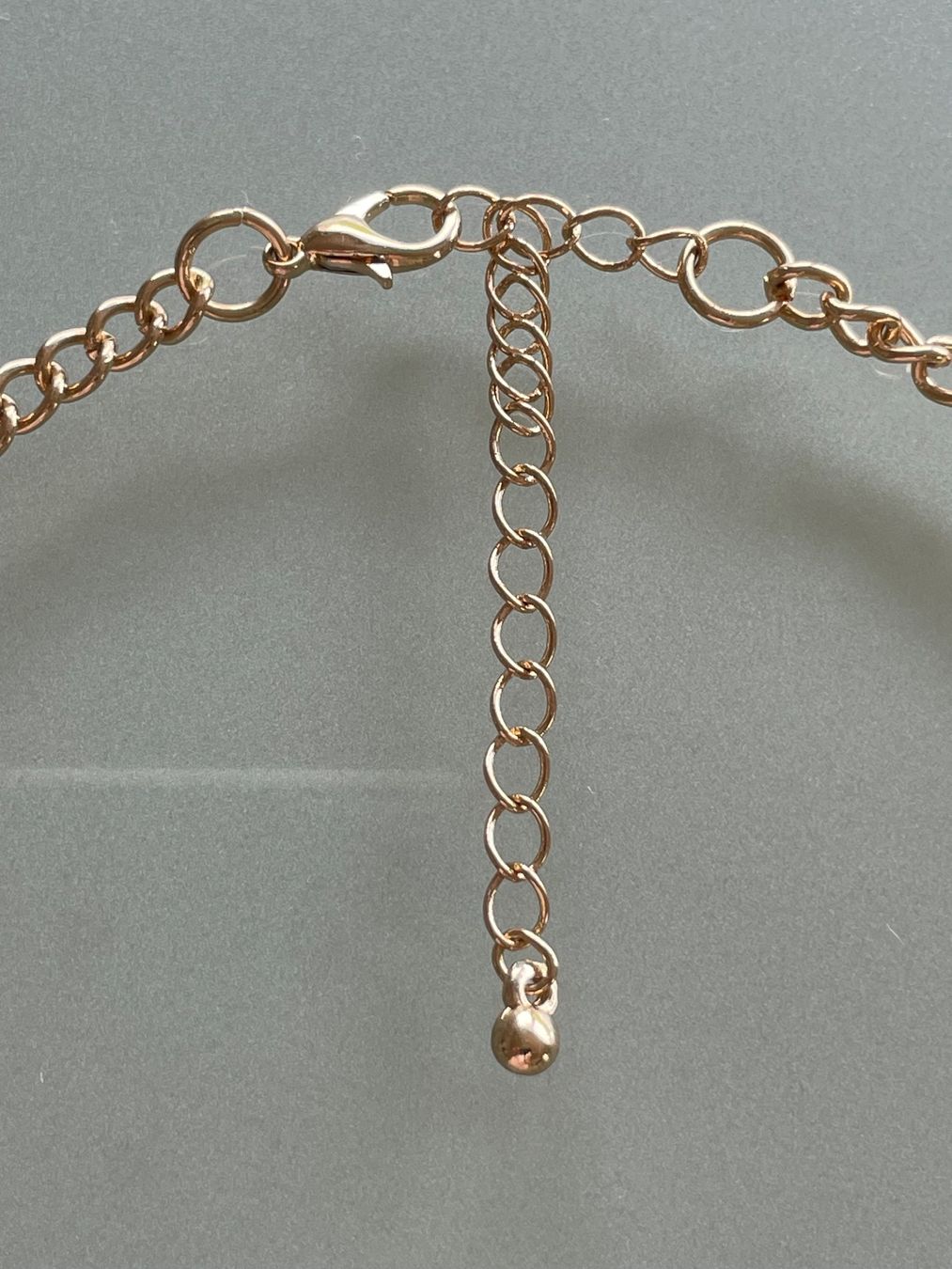Catenine: Collier brodé doré jamais porté – Nuovo e nell'imballaggio originale da Vuadens venduto da Nina11 4