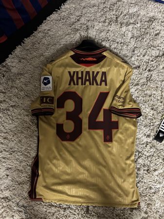 FC Basel Xhaka #34 Trikot limitiert Gold Neu