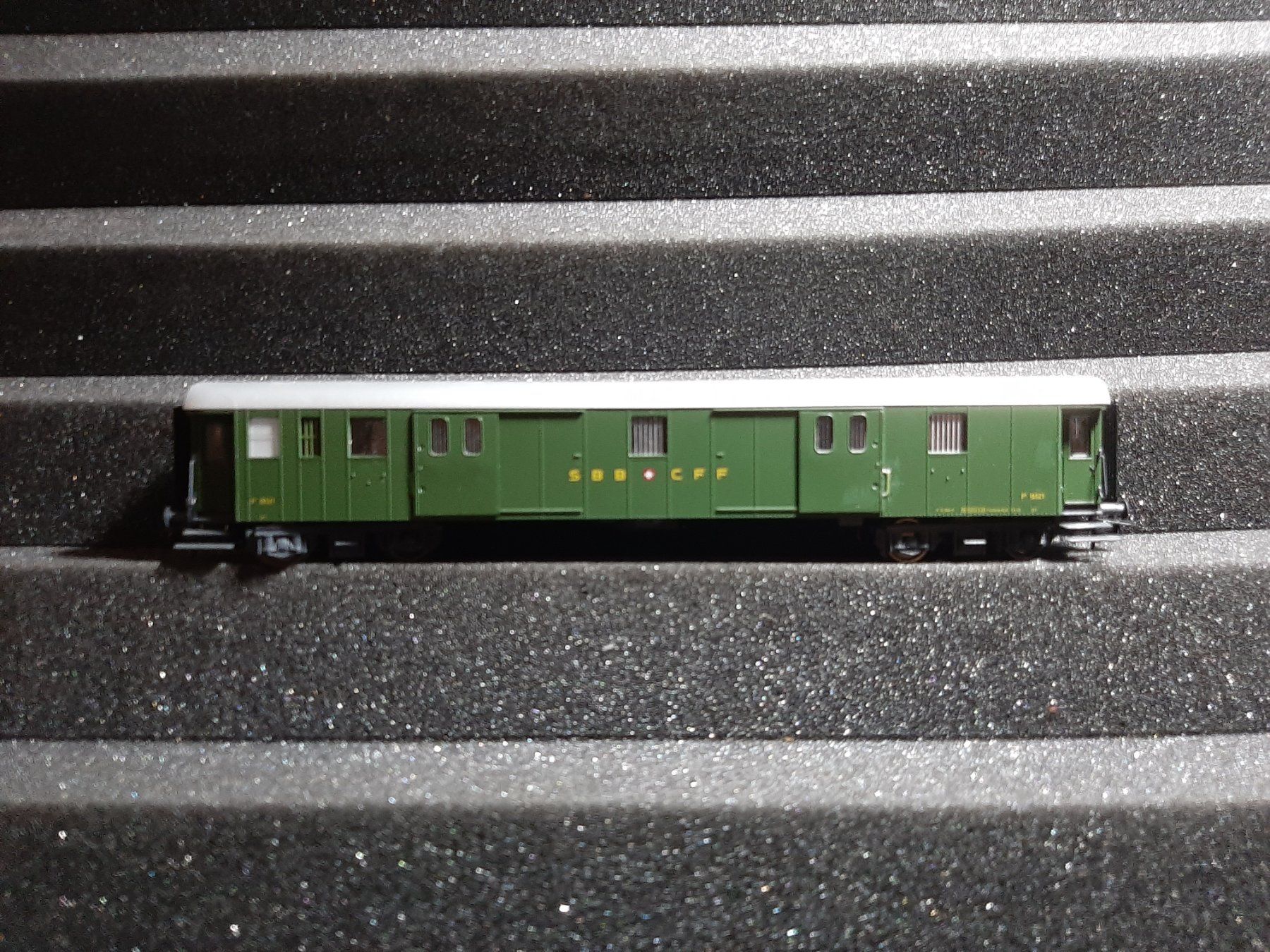 Roco Modellini di ferrovie: ROCO 18521  REF.18 – Usato da Avully venduto da RIVALIS