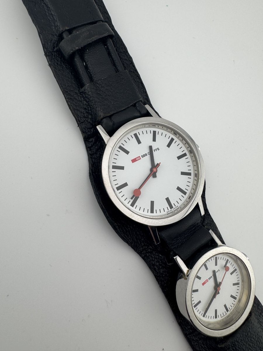 Mondaine Orologi: Mondaine SBB CFFdual time Quartz rare  – Usato da Biel/Bienne venduto da upi_7vwn 2