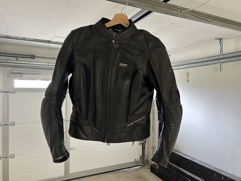 Giacche: FLM Leder Motorradjacke Gr. 38 – Usato da Büren zum Hof venduto da TinaCamenzind