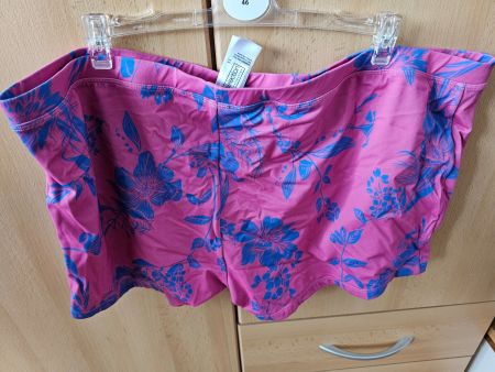 Sommer-Badeshorts, pink mit Blumen, Gr. 52, neuwertig