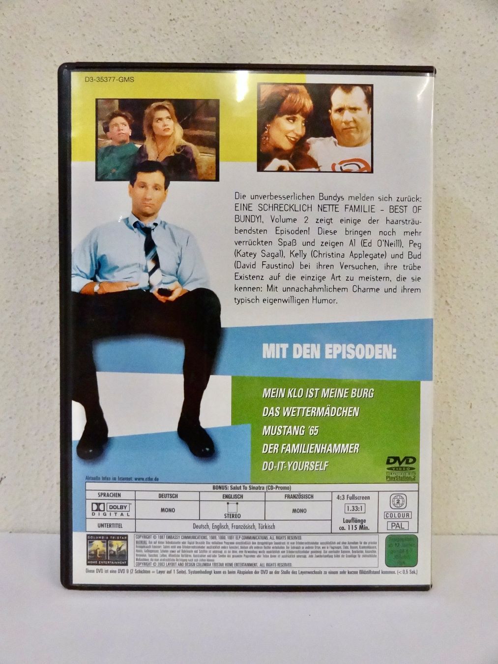 Tutti i DVDs: DVD EINE SCHRECKLICH NETTE FAMILIE VOLUME 2 – Nuovo (secondo la descrizione) da Kerzers venduto da wisaundso 3