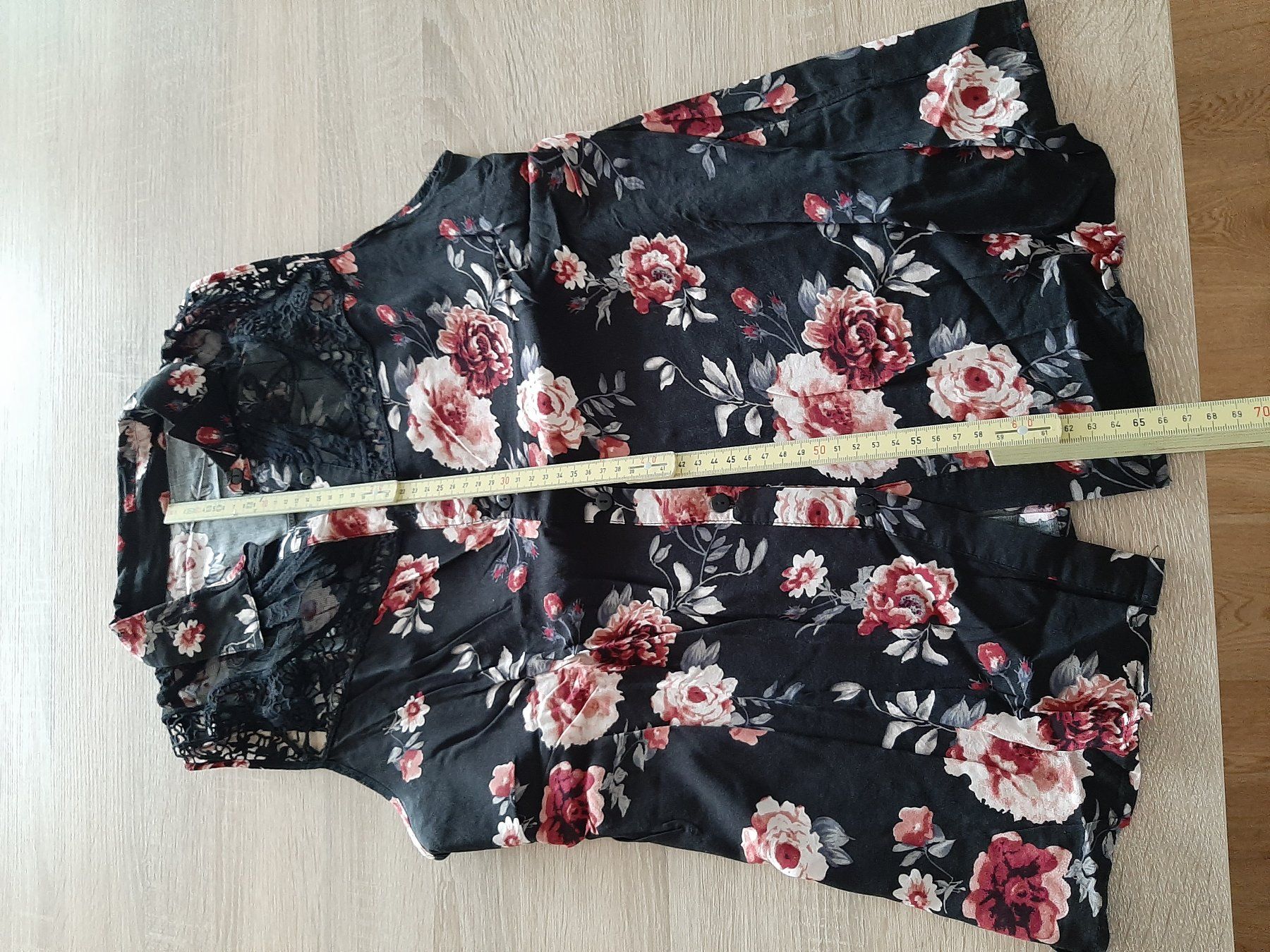 Blusen: Ärmellose Bluse transp. Einsatz, mit Blumenmuster, ca. Gr. L – Gebraucht aus Menziken von Rien1 3