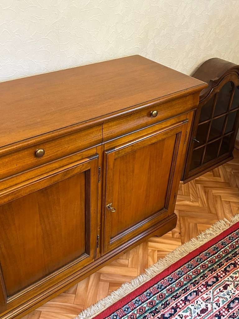 Cassettiere: Selva Kommode Sideboard Nussbaum Anrichte Biedermeier – Usato da Gemünden venduto da GEUENWALD 3
