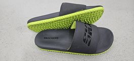 Neue Skechers Badeschlappen Gr. 33