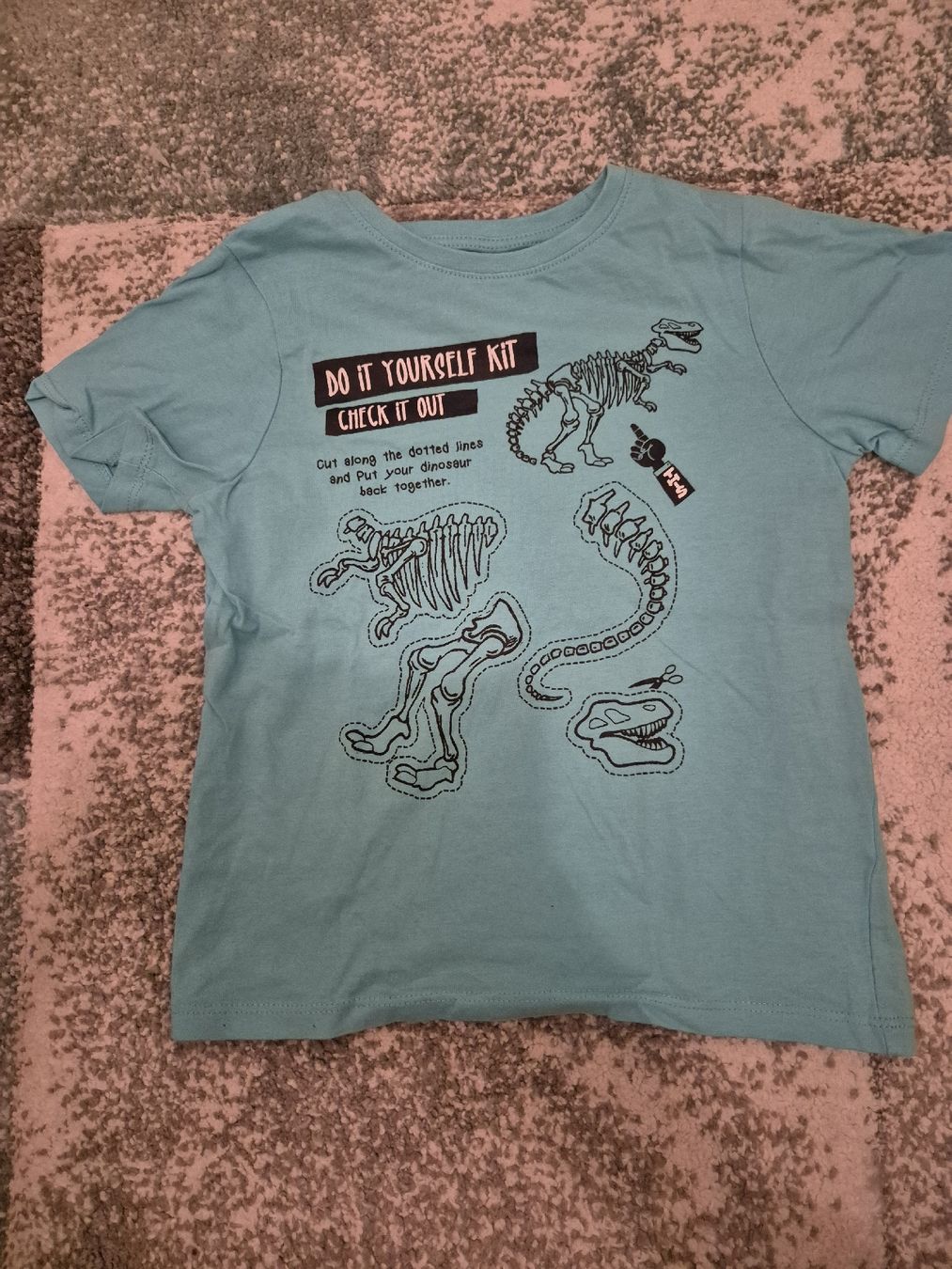 C&A Camicie, T-shirt & Polo: Dino T-Shirt – Nuovo (secondo la descrizione) da Greifensee venduto da Angela120