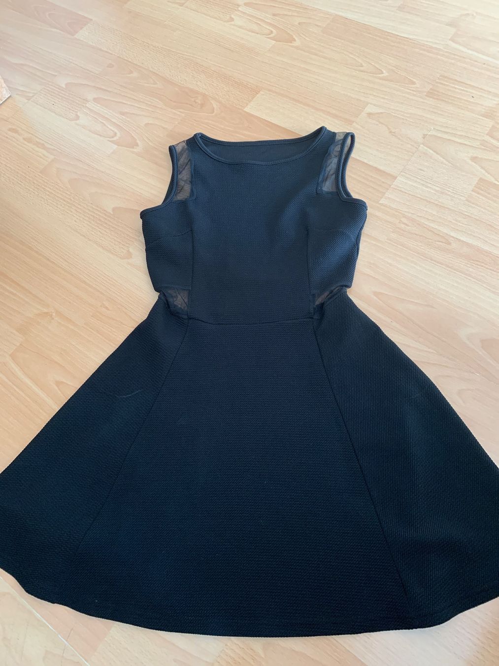 Kleider: Jolie robe noire festive taille S ou 36 – Gebraucht aus MEYRIN von Gwendo10