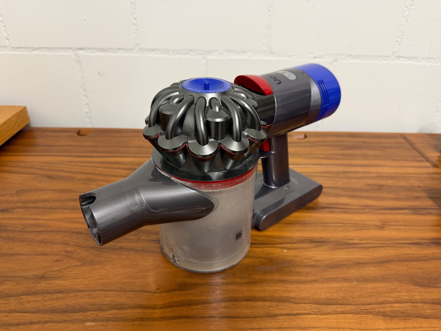 Dyson Aspirateurs & Accessoires: Dyson V8 Absolute – D'occasion à Luzern par me9_9h8x 1