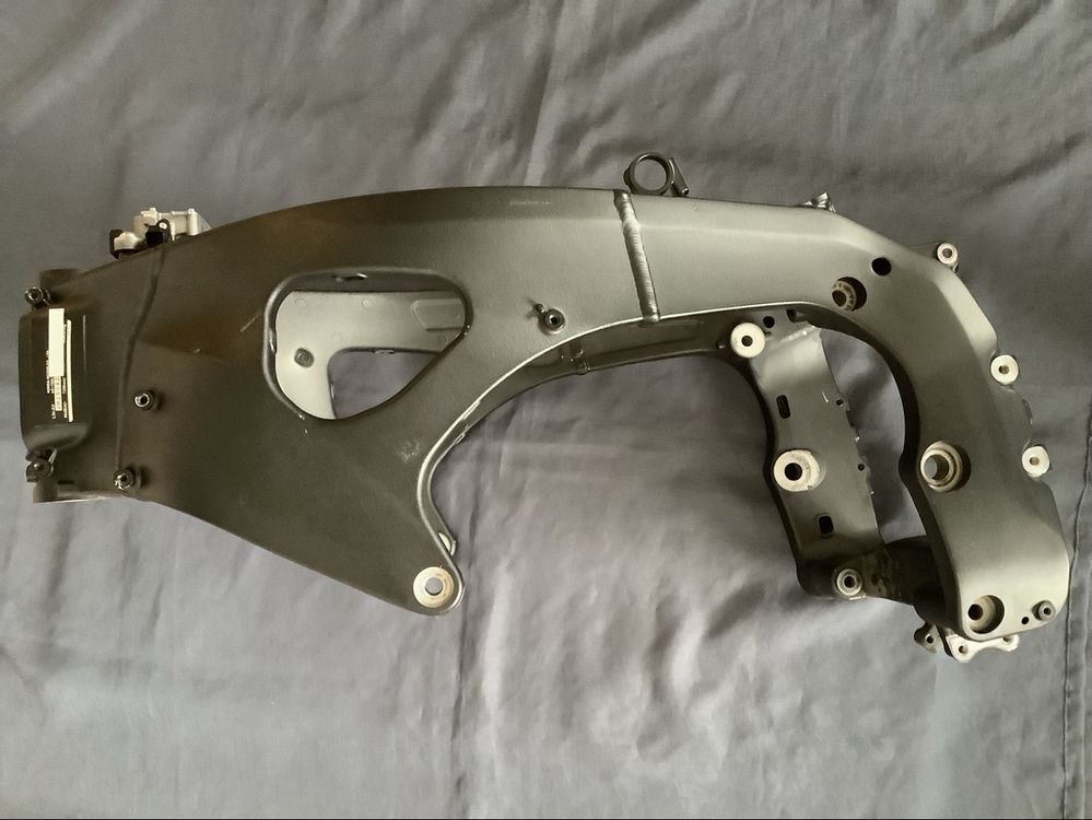 Honda CBR 1000RR R SC82 2021 Rahmen Frame (Gebraucht) in Horn für CHF ...