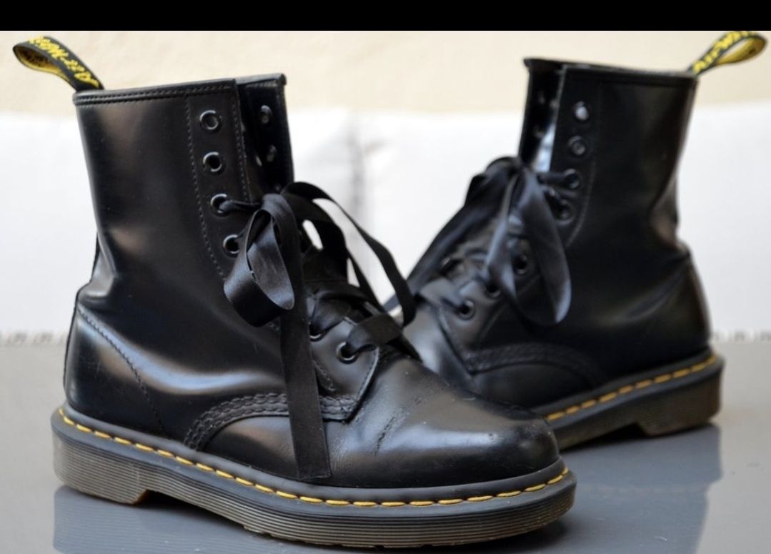 Dr. Martens Scarpe da donna: Botines Dr Martens 37 noires – Usato da Vernier venduto da ack17