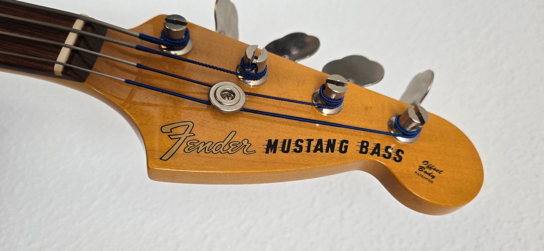 Fender Musikinstrumente: Fender 2008 Mustang Bass MIJ – Gebraucht aus Meilen von Roobiedoobie 6