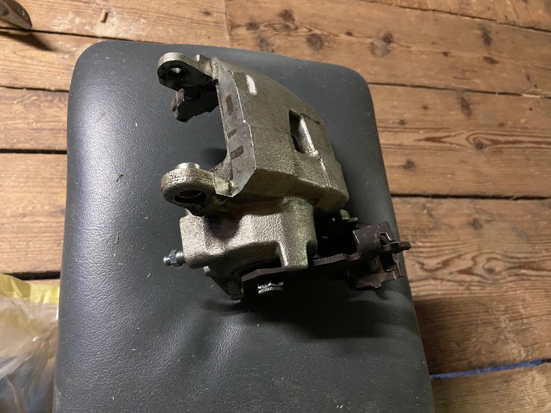 Pontiac Accessori per altri veicoli: Bremszange pontiac trans am Firebird – Usato da Krummenau venduto da Deezley 1