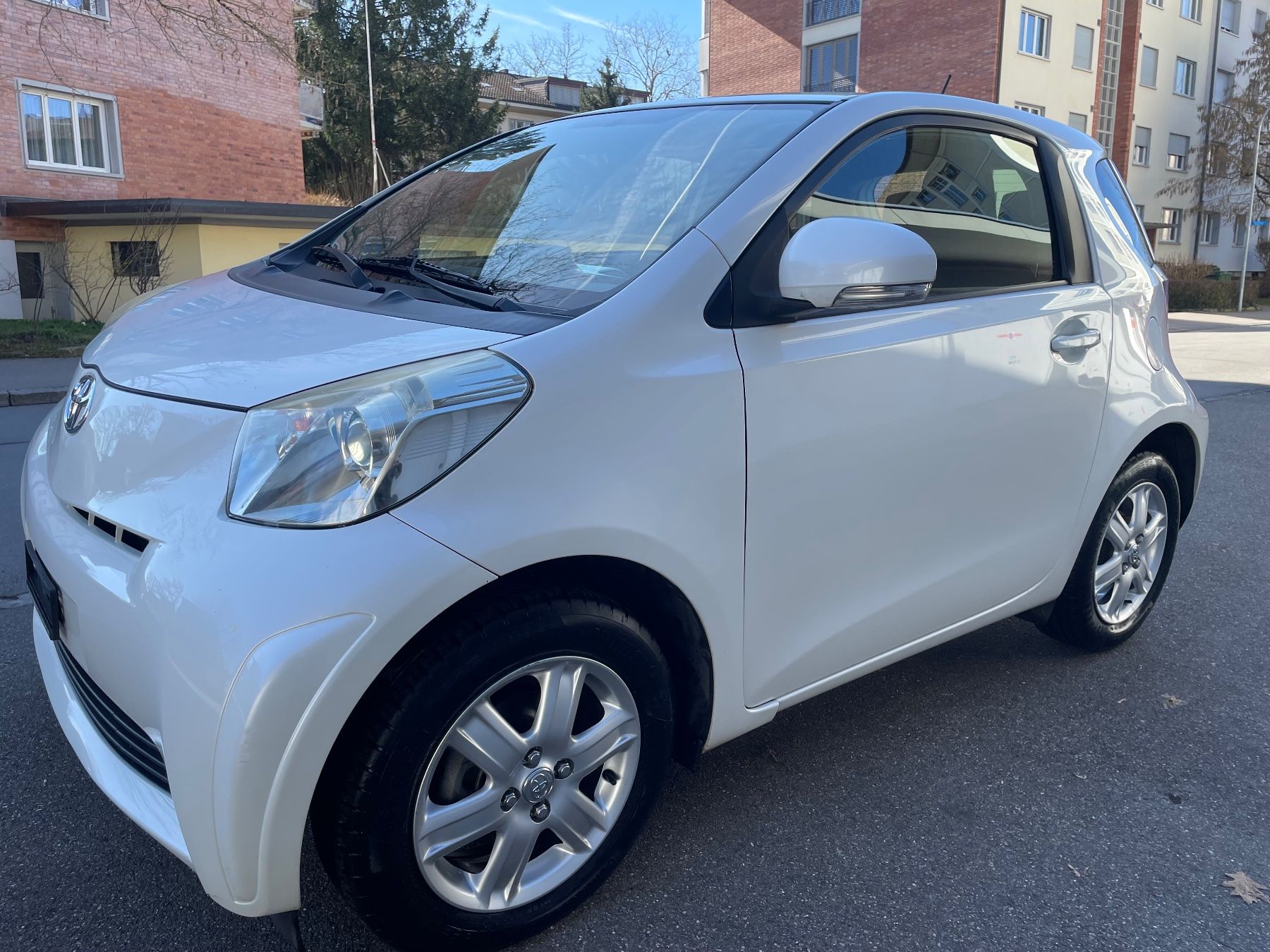Toyota Autos: Toyota iQ 1.0 2009 Handschaltung – Gebraucht aus Bern von FOREST62