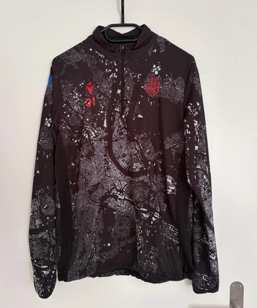 Maillots de corps & Pantalons: FC BASEL Trainingspullover Schmid #31 – D'occasion à Basel par kleinerprinz