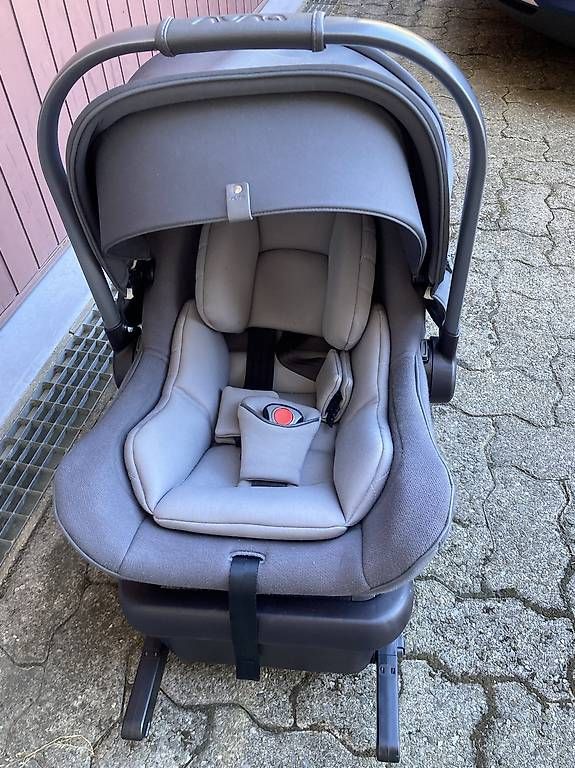 Sièges auto: Cosi NUNA avec base isofix – D'occasion à Lutry par dom_nps7 1