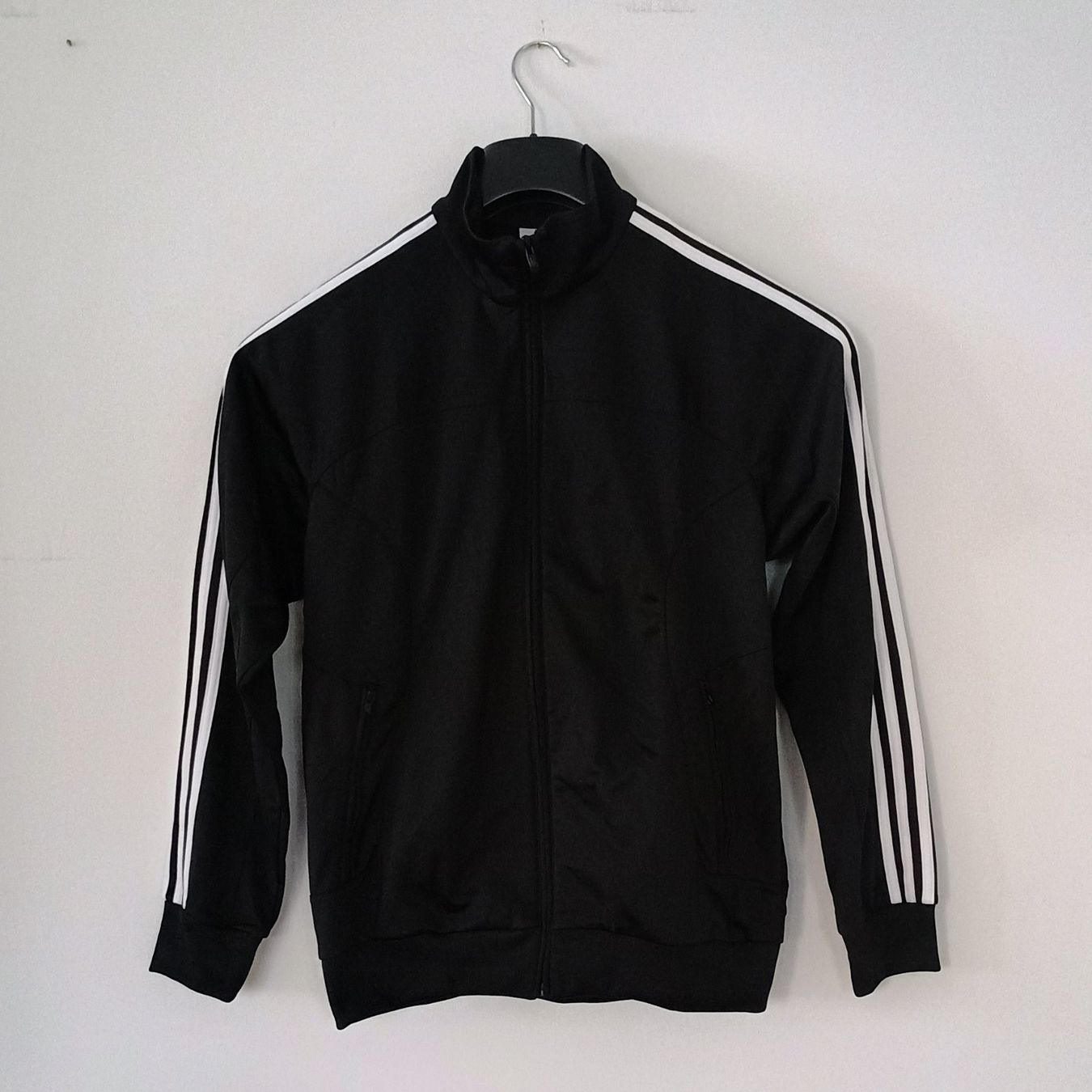 Adidas Giacche: Adidas Trainerjacke - Grösse M – Usato da St. Gallen venduto da cabbageindustries