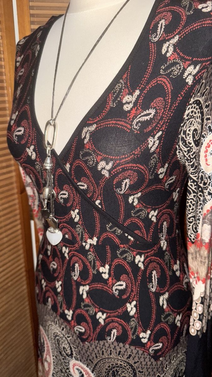 Vestiti: Hübsches Kleid von Aniston, 42 – Usato da Gümligen venduto da morticiaaddams